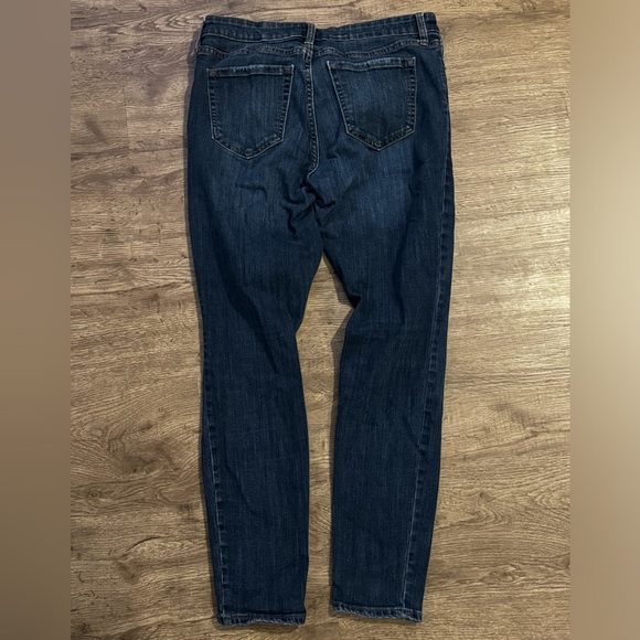 Gap jeans size 30/10 us - minimally worn - Picture 3 of 7